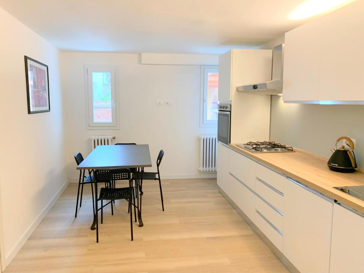 Casa Colomba Apartment แฟร์รารา ภายนอก รูปภาพ